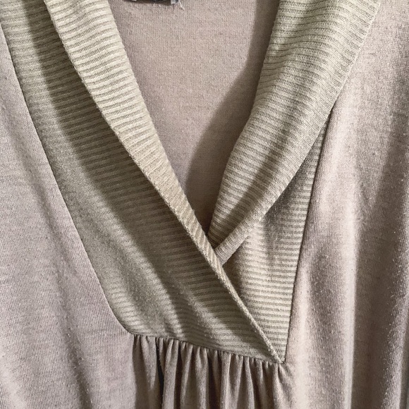 Camel sweater dress with folded v-neck - Picture 3 of 5